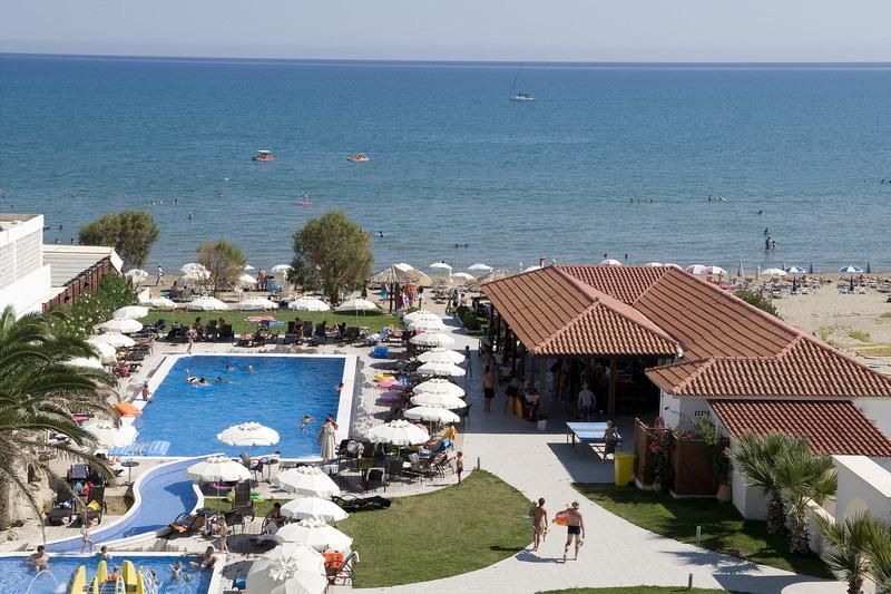 HOTEL BEST WESTERN GALAXY BEACH 3*** + all inclusive De până la 25% la pachet Localizare: Hotelul Galaxy Beach este situat pe faimoasa plaja din Laganas, la 6 km de aeroport si la 8 km de Zante Town.