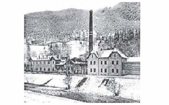 6.1. Introducere A doua centrală din lume a fost construită, în 1882, în Wisconsin, SUA, Appleton, pe râul Fox, fiind utilizată pentru a lumina două mori de hârtie şi o casă, la doi ani după ce