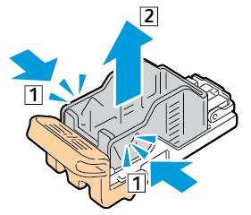 Întreţinerea 4. Prindeţi cele două părţi laterale ale pachetului cu capse şi scoateţi-l din cartuş. 5.