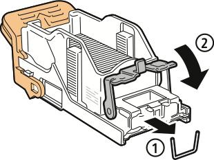 Trageţi clapeta cartuşului de capse cu putere în direcţia indicată pentru a deschide cartuşul. 5.