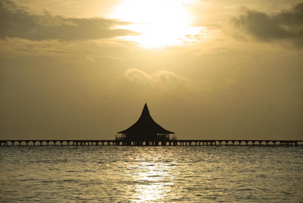 LANTURILE HOTELIERE DIN MALDIVE SI RESORTURILE ACESTORA Hideaway Beach Resort Hideaway Beach Resort 5* JA Manafaru JA Manafaru 5* Kaimoo Resorts Embudu Resort 3* Equator Resort 3* Kandima