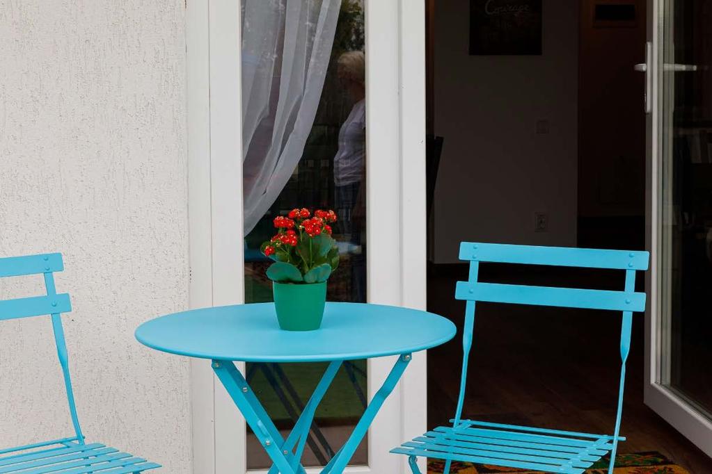 Pe balconul spațios sau în gradina ta, în funcție de apartament, descoperim zona ideală de relaxare unde poți savura cafeaua de dimineață.