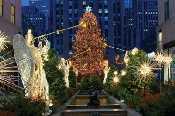 New York: Aici nu doar Rockefeller Center şi faimosul brad sunt cele care uimesc turiştii. Crăciunul din New York este frumos şi timpul parcă se opreşte în loc.