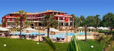 HOTEL MEDITERRANEAN PRINCESS 4* Formalităţi - Demipensiune de pana la 35% la cazare Ofertă limitata pană la epuizarea locurilor Localizare: Hotelul Mediterranean Princess se află la o distanță de 150