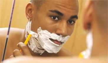Îngrijire personală [i igien' Gentleman's Pride Lamele aparatelor de bărbierit provoacă tăieturi, zgârieturi uneori imperceptibile, lăsând pielea uscată şi iritată.
