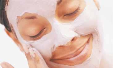 Îngrijirea pielii T E N Aloe Fleur de Jouvence Mask Powder Masca-pudră Mask Powder este o combinaţie unică de ingrediente valoroase, alese pentru calităţile lor de curăţare în profunzime a porilor şi