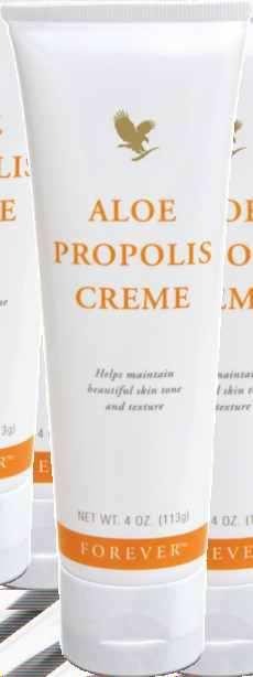 Excelent produs hidratant şi de refacere, Aloe Propolis Creme este o combinaţie a gelului stabilizat de Aloe vera cu propolis şi alte ingrediente recunoscute pentru contribuţia lor la menţinerea