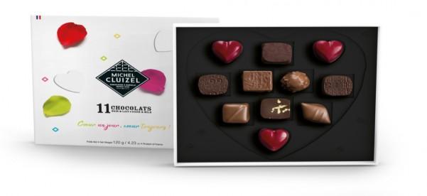 ,11 bomboane de ciocolată servite într-o cutie cadou în formă de inimă, ideală pentru a fi oferită persoanelor dragi! Gramaj: 120 gr.