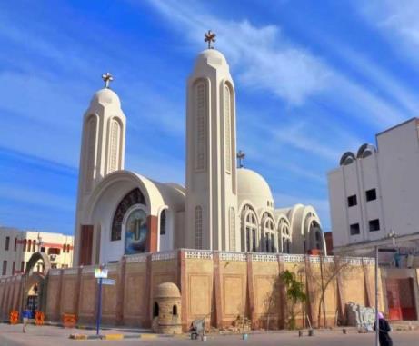 Situata in zona Dahar, pe strada El-Shohada, Moscheea Al Mina straluceste la soare si atrage privirile tuturor prin arhitectura sa spectaculoasa si unica.