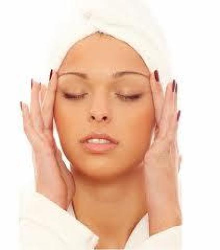 Relaxează-te prin cele 2 tehnici de masaj facial În viaţa mea, masajul facial a apărut ca o necesitate.