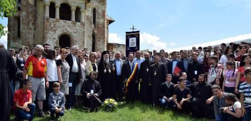 Congresul Tinerilor Ortodocși din Mitropolia Olteniei Educaţia religioasă a tinerilor, în Familie, în Școală şi în Societate Cu binecuvântarea Înaltpreasfințitului Părinte Arhiepiscop Varsanufie,