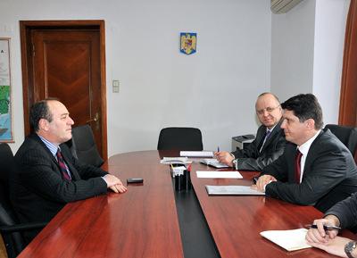 Comisiei pentru politică externă, l-a primit pe domnul Levan Metreveli, ambasadorul Georgiei la Bucureşti.