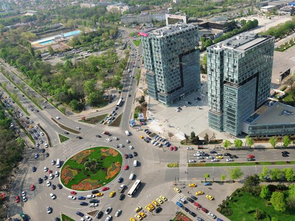 Bucureşti-Ilfov cea mai dinamică regiune din RO Indicatori economici (1) PIB în SPC 129%