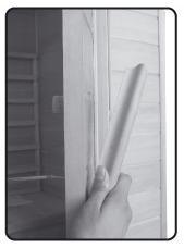 (15) MONTAJUL MÂNERULUI DE UŞĂ Montaţi mânerele interioare şi exterioare ale uşii. 1.