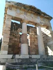 întreaga lume antică. Vechii greci considerau Delphi ca fiind centrul universului.