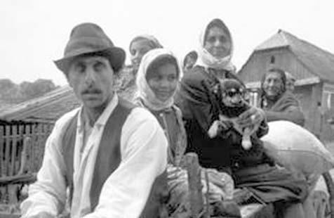 8 Vocea Romilor Mapamond Guvernul Canadei se laudã cã a blocat 100 de imigranþi rromi români care intenþionau sã fure Ungaria: Muncã În plinã dezbatere legatã de romi în mai multe þãri europene,