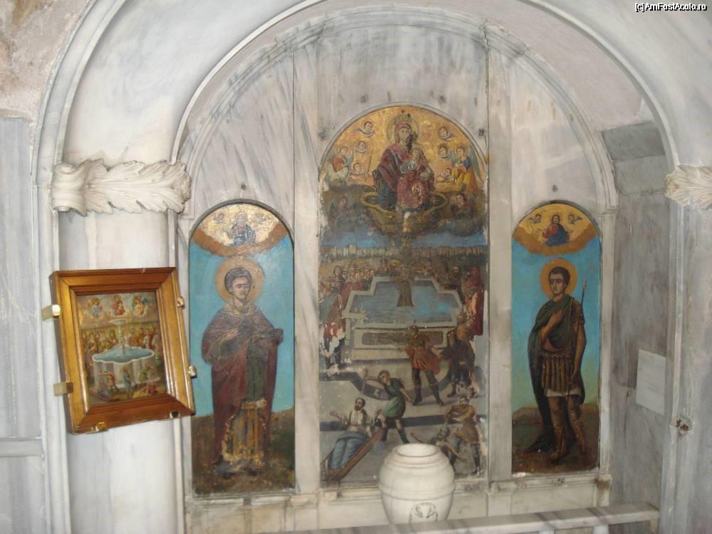 Sfântul Mucenic Gheorghe Sfântul Mucenic Gheorghe s-a născut în Capadochia, din părinți creștini. A trăit în vremea împăratului Diocletian (sec. al IV -lea).