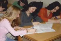 Practica de studii se efectuează în şcoli generale, licee şi instituţii de cultură.