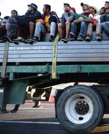 000 de dolari, biletul de camion Forţele de securitate mexicane au arestat un grup de 51 de imigranţi fără documente care erau transportaţi într-un camion supraîncărcat în statul Zacatecas, în nordul