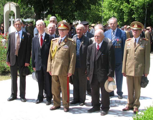 6 / cuvântul libertãþii Ziua Veteranilor de Rãzboi, aniversatã ºi la Craiova Anul 2015 a fost declarat de Guvernul României Anul Veteranilor de Rãzboi, dedicat marcãrii a 70 de ani de la încetarea