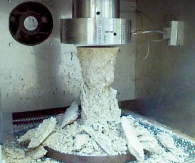 Pentru agregatele naturale stabilizate cu ciment sau cu lianţi puzzolanici determinarea acestei caracteristici se realizează pe epruvete cilindrice, prin solicitarea lor la compresiune, perpendicular