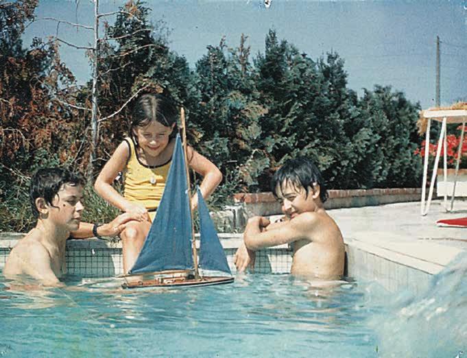 sărbătoare adevărată. Jean Desjoyaux și-a dat seama că o piscină este sursă de bucurie pentru întreaga familie.