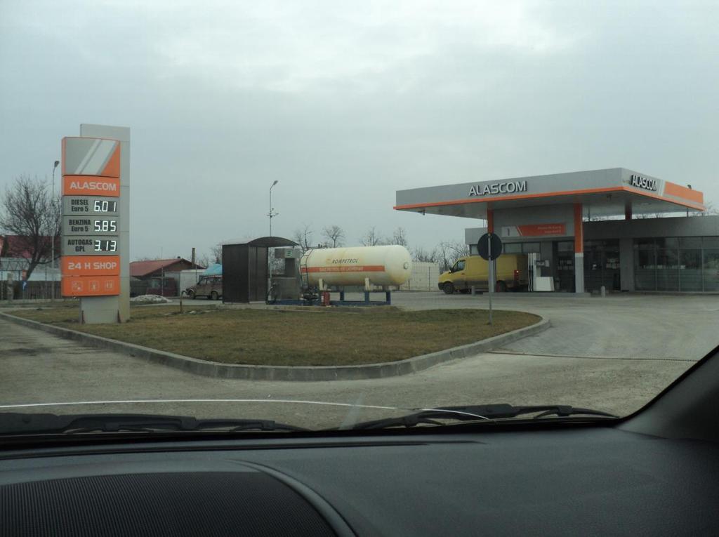Fig.16 Staţie de alimentare cu combustibili la nivelul comunei Padina Pe teritoriul comunei Padina