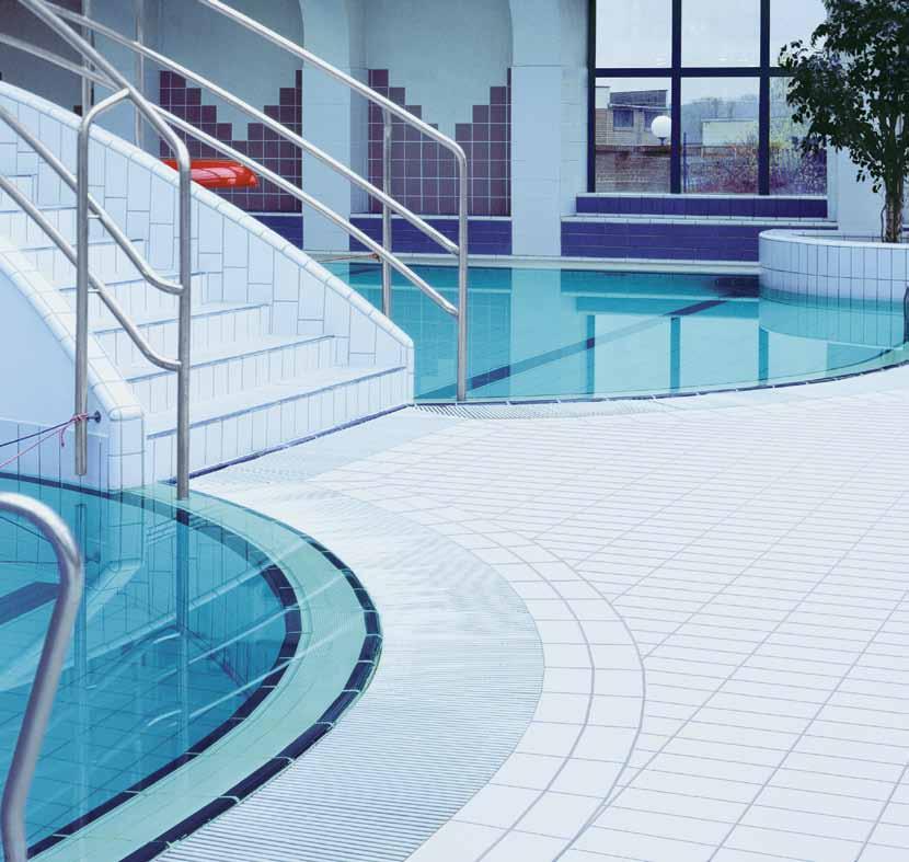 Sistemele de placãri ceramice cu hidroizolaþie pentru piscine Piscina este spaþiul care conferã relaxare, este locul utilizat atât pentru distracþie, cât ºi pentru competiþii sportive.