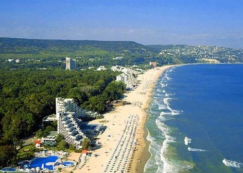 LITORAL BULGARIA 2013 - ALBENA Albena este una dintre cele mai frumoase statiuni de pe coasta Marii Negre situata la 30 km de Varna.