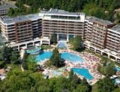 Hotel Flamingo Grand 5* 29 EUR demipensiune Localizare: este situat in centrul statiunii, in zona comerciala si la doar 150 m de plaja.