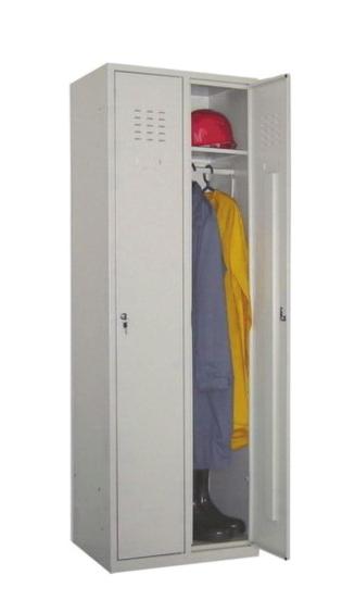 Vestiare su dulapuri Vestiar Vestiarele metalice sunt disponibile in diferite variante constructive: cu usa plina, cusetate sau compartimentate (pentru haine de lucru/haine personal).
