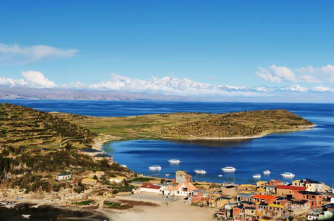 Ziua 5 / 20.03.2018: Cusco Andahuaylillas Raqchi Puno Mic dejun. Dimineaţa devreme, plecare spre Puno, localitate aflată pe malul lacului Titicaca.
