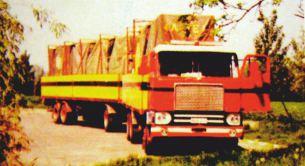 Regimul comunist suprima credința creștină, dar o echipă staționată în Viena folosea camioane special adaptate pentru a putea aduce în secret biblii în țară.
