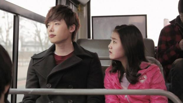 În 2012, s-a remarcat prin rolul elevului Go Nam-soon din serialul School 2013, unde a jucat împreuna cu Jang NaRa?i Choi Daniel; serialul scoate în eviden?? problemele?i dilemele cu care se confrunt?