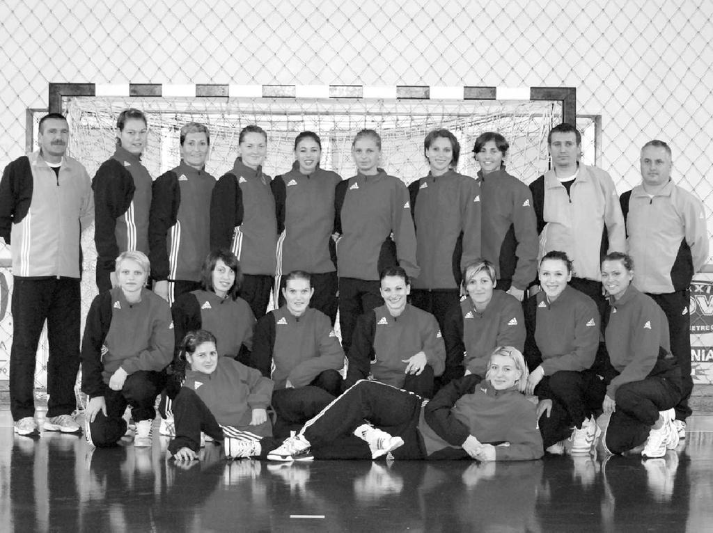 Echipa de handbal feminin a Clubului Sportiv Universitatea Cluj a fost fondata in anul 1968, insa nu a cunoscut gloria decat dupa a doua jumatate a anilor 1990, promovand in prima liga in anul 1996.