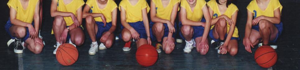 Din anul 1995 s-a înfiinţat echipa de fete de liceu, iar din anul 1996, echipa de fete de gimnaziu.