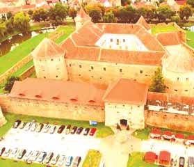 Cetatea Alba Carolina Fiind printre cele mai importante atracţii turistice din municipiul Alba Iulia, Cetatea Alba Carolina a fost construită în perioada 1714-1738 şi este considerată cea mai