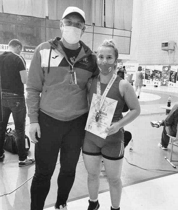 6 - SPort 30 octombrie - 5 Noiembrie 2020 Lupte libere: Denisa Fodor medalie de argint la Campionatele Naţionale La Reșița s-au desfășurat recent întrecerile din cadrul finalei pe țară a Campio -