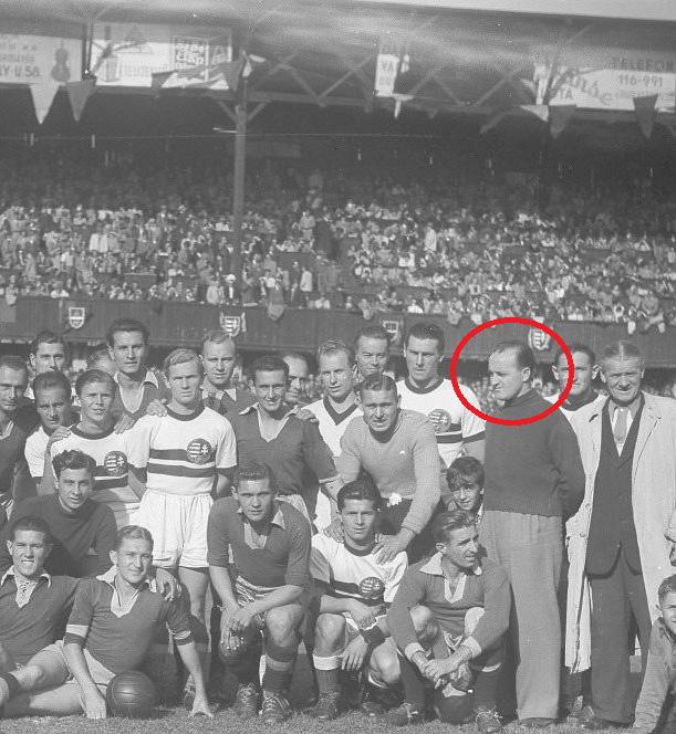 Bindea, Brandabura, Burger, Braun- Bogdan Plus Dobay, plus David, plus Sfera În 1946, de la cârma naţionalei, la 41 de ani, prelua pe Rapid Bucureşti, apoi, în 1947, pe Steaua şi în 48, pe Dinamo.