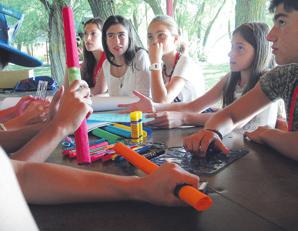 taberei de vară DOR, destinată copiilor din diasporă În acest an, organizatorii au spus Bun venit la DOR! la 101 copii din 13 țări, inclusiv Republica Moldova. Programul DOR - Diasporă. Origini.