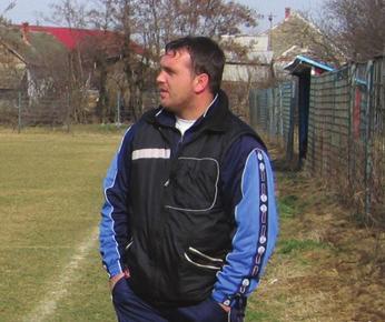 10-16 Februarie 2008 SPORT Pag. 4 Fotbaliºtii de la CS Vladimirescu 2003 se pregãtesc în Ungaria Venirea lui Cãlin Chiºbora alãturi de echipa din Vladimirescu a adus un suflu nou în cadrul clubului.