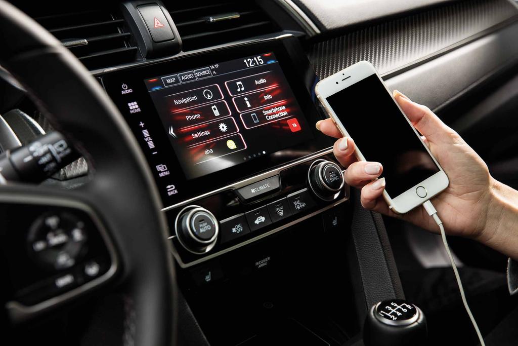 conectat în permanență Civic integrează noul sistem multimedia Honda CONNECT cu ecran touchscreen 7 *, care vă ţine la curent cu toate lucrurile care vă pasionează, ca muzica preferată şi