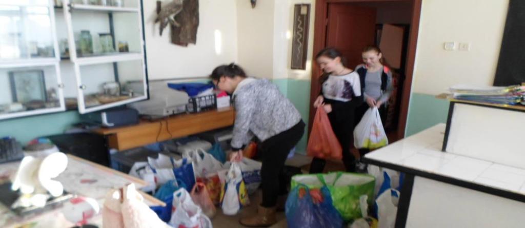Isache Mihaela,, care au inițiat colectarea de alimente, legume i fructe, ce au fost donate unor familii nevoia e.