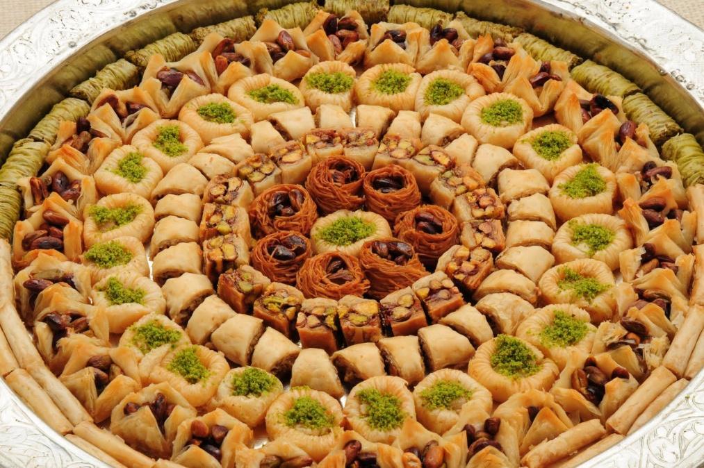 Bucătăria palestiniană ~ de Diana Manal ~ Bucătăria palestiniană este o difuzie a culturilor civilizaţiilor care s-au stabilit în Palestina, în special în timpul şi după epoca islamică, începând cu