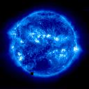 hidrogenului. Din studiul spectrului cromosferei la înălţimi diferite faţă de marginea Soarelui s-a obţinut profilul temperaturii şi densitatea acesteia, care scade mult cu înălţimea.