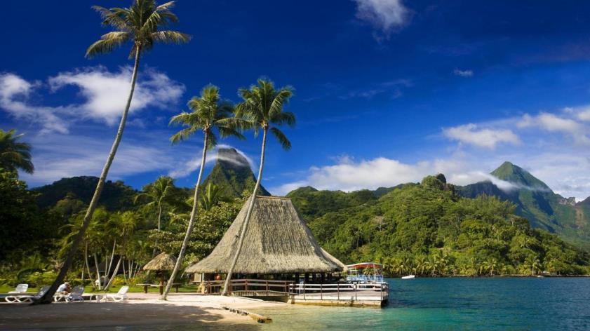 Croaziera va incepe din Mauritius, o bijuterie naturala unica pe planeta, un inedit amestec de trecut cu prezent, de nou cu vechi, care ofera o colectie de peisaje exotice de o frumusete coplesitoare.