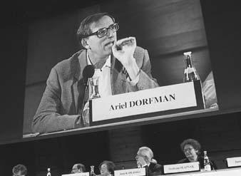 Ariel Dorfman ARIEL DORFMAN este considerat drept una dintre cele mai importante voci ale literaturii secolului XX, oferind un exemplu de scriere interculturalã cu mult înainte ca acest curent sã se