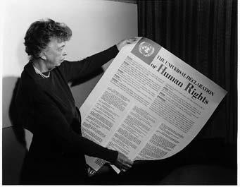 DECLARAÞIA UNIVERSALÃ A DREPTURILOR OMULUI Statele membre ale Naþiunilor Unite s-au angajat sã încurajeze respectarea drepturilor tuturor oamenilor.