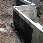 utilizată pentru impermeabilizarea şi protecţia de durată a fundaţiilor şi a zidurilor de susţinere.