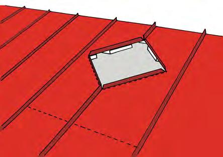 Trasaţi poziţia găurii amplasând trapa pe profilul de acoperiş, astfel încât să acopere trei îmbinări ale profilelor de acoperiş.